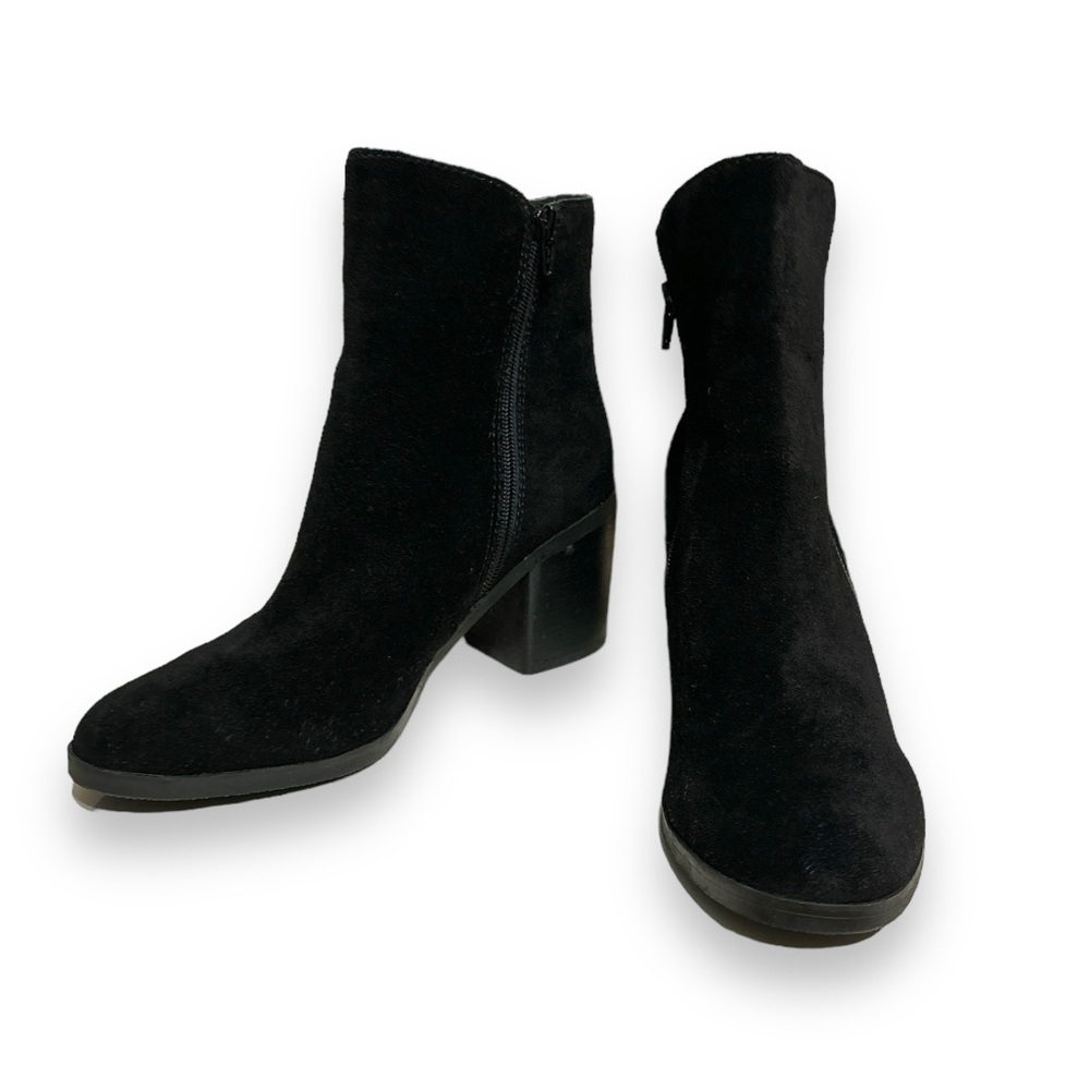 CROWN VINTAGE “Sunny” Black Suede Block Heel Ankle Boots